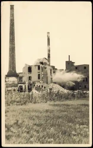 Technische Bauten  Gebäude - Fabrik während der Sprengung 1950 Privatfoto Foto