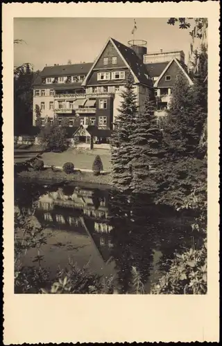 Ansichtskarte Bad Elster Partie am Kurhaus Fotokarte 1951