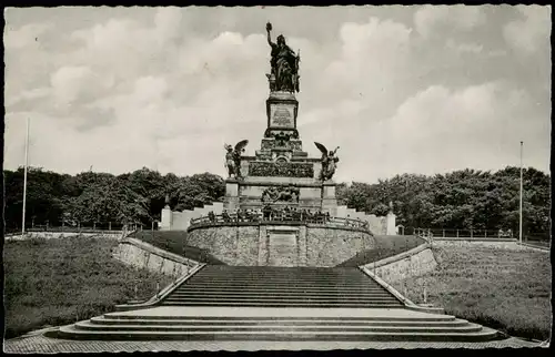 Rüdesheim (Rhein) Partie am National-Denkmal Niederwalddenkmal 1958