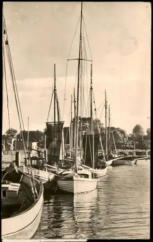 Ansichtskarte  Schiffe/Schifffahrt - Segelschiffe/Segelboote im Hafen 1963