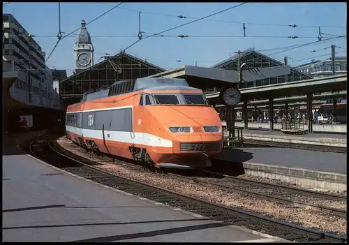 Elektro-Schnelltriebwagenzug TGV 64 im Bahnhof Paris Gare de Lyon 1988