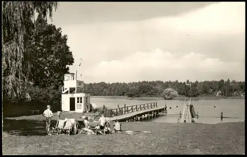 Ansichtskarte Templin Strandbad Liegewiese Personen, DDR AK 1965