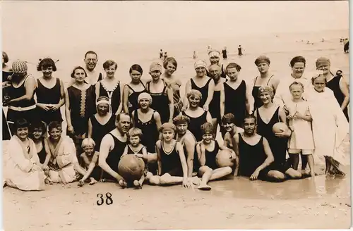 .Mecklenburg-Vorpommern Ostsee Balticsea Frauen Gruppe Bademode 1926 Privatfoto