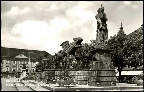 Ansichtskarte Klagenfurt Neuer Platz Lindwurmbrunnen Denkmal 1960
