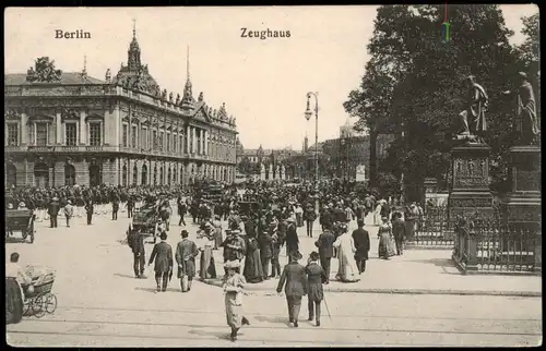 Ansichtskarte Berlin Zeughaus - Straße - Parade, belebt 1913