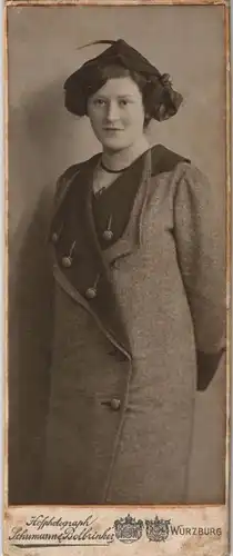 CDV Frau in schöner Kleidung Photo: S&W Würzburg 1910 Kabinettfoto