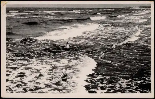 Ansichtskarte Zinnowitz Strand Personen beim Baden i.d. Ostsee DDR AK 1952