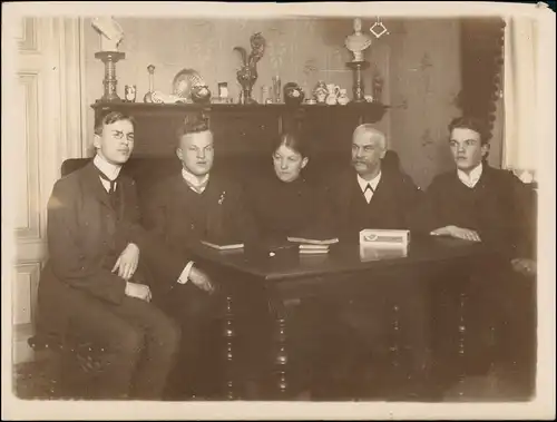 Ansichtskarte  Bürgermeister mit Kindern am Tisch - Innenansichten 1912