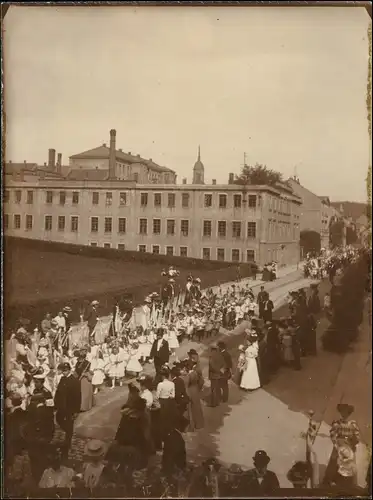 Foto Roßwein/Sachsen Straße, Parade Kinder - Fabrik 1912 Privatfoto