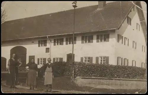 Ansichtskarte Schwifting Familie vor Bauernhaus 1915 Privatfoto