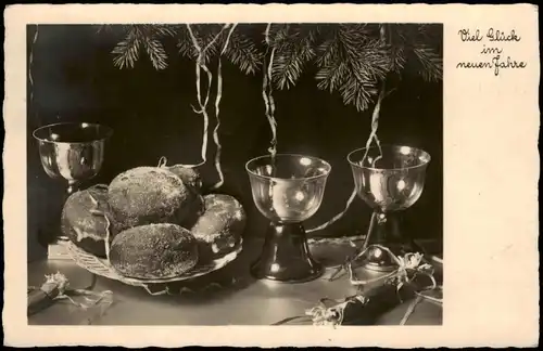 Neujahr/Sylvester Sektkelche Pfannkuchen Stillleben Fotokarte 1935