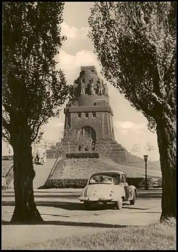 Ansichtskarte Leipzig Völkerschlachtdenkmal, Auto 1964