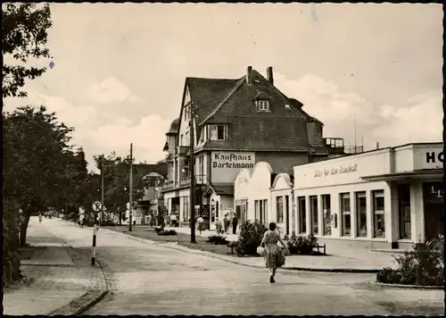 Kühlungsborn Straßen Partie am Kaufhaus Bartelmann DDR AK 1965