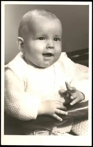 Ansichtskarte  Kleinkind Baby mit Stricksachen (Kiel) 1970