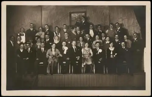 Foto  Menschen / Soziales Leben - Gruppenfoto 1940 Privatfoto