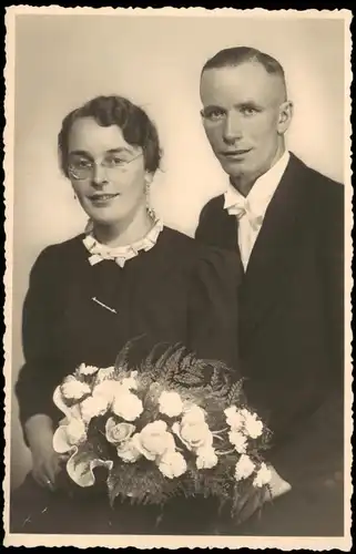Foto  Atelierfoto Koch Freiburg: Mann und Frau 1940 Foto