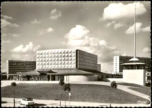 Dijon (Dision) Dijon Eglise (Kirche) Sainte-Bernadette Außenansicht 1970