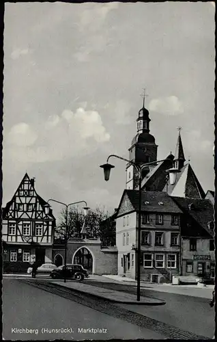 Kirchberg (Hunsrück) Partie am Marktplatz Autos vor Fachwerkhaus 1950