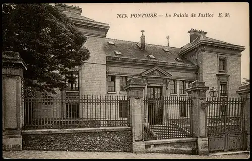 CPA Pontoise Le Palais de Justice E. M. 1913
