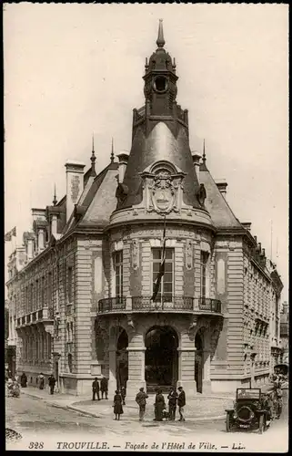 CPA Trouville-sur-Mer Façade de l'Hôtel de Ville Auto Straße 1913