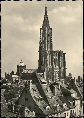 CPA Straßburg Strasbourg Münster Bauwerk Gesamtansicht 1950