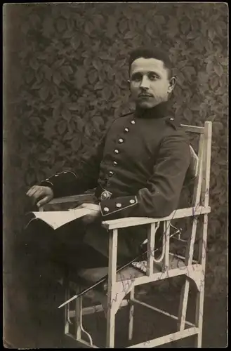 Soldat in Ausgehuniform, Militaria 1913 Privatfoto gel. Stempel Düsseldorf