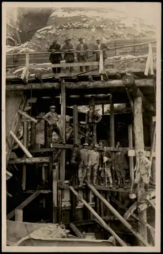 Foto  Bauarbeiter Arbeiter Holzgerüst - Schlucht 1926 Privatfoto