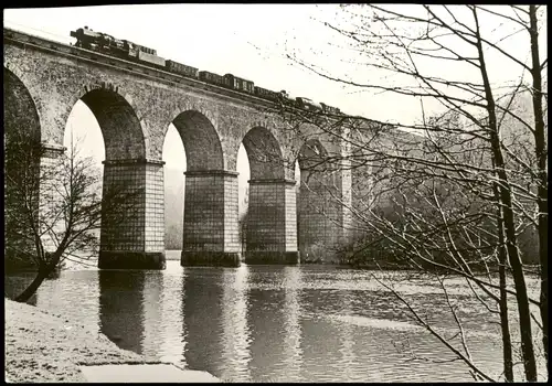 Ansichtskarte  Dampflokomotive im Einsatz, Baureihe 50.35-37 Viadukt 1971