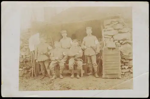 Soldaten Gruppenbild Soldatengruppe im Unterstand 1. Weltkrieg 1916 Privatfoto