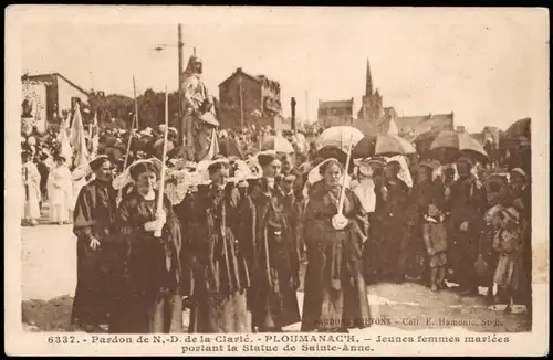 CPA Ploumanac’h Pardon de Jeunes femmes 1910