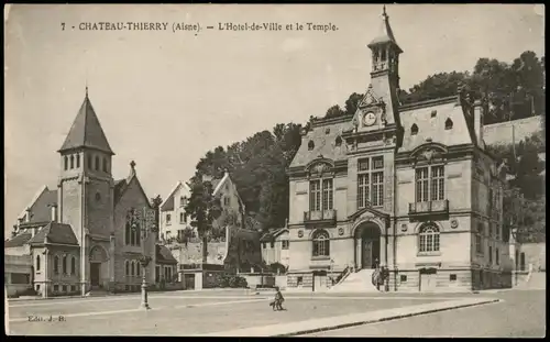 CPA Château-Thierry L'Hotel-de-Ville et le Temple 1910