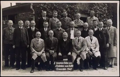 Dresden Andenken Foto-AK Männer Gruppe in DRESDEN 1940 Privatfoto