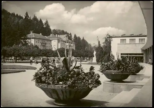 Postcard Luhatschowitz Luhačovice Lázeňské náměstí Kurplatz 1970