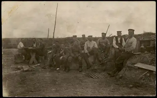 Privatfotokarte Soldaten im Felde Feldküche WK1 Militaria 1916 Privatfoto