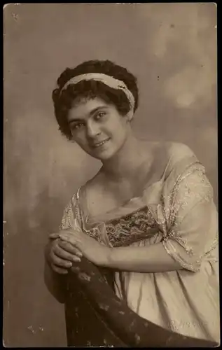 Ansichtskarte  Frau (Bild/Portrait) Fotokarte 1920