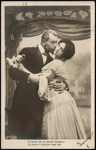 Ansichtskarte  L'amour est un grand vainqueur; frz. Liebespaar 1916