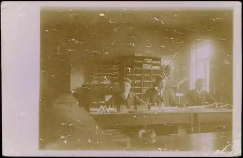 Menschen Soziales Leben - Arbeiter bei der Büro-Arbeit 1910 Privatfoto