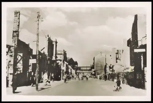 Mitte-Berlin Friedrichstraße belebt vor und nach der Zerstörung 1937|1945 Foto