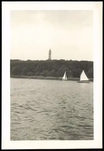 Berlin Segelschiffe auf der Havel mit Grunewaldturm 1950 Privatfoto Foto