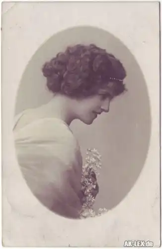 Ansichtskarte  Frau Ovalporträt 1917