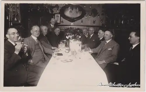 Ansichtskarte  Herren beim Sekttrinken (Scharlachthausen) 1932 