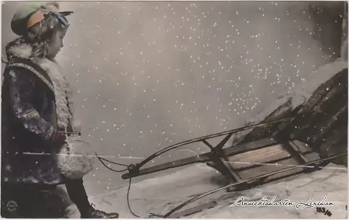 Ansichtskarte  Künstlerkarte: Kind im Schnee mit umgekippten Schlitten 1907