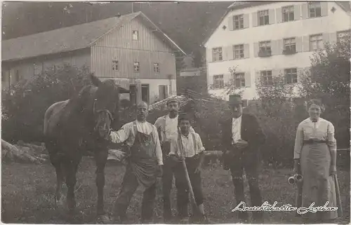 Ansichtskarte Privatfoto Farmerfamilie mit Pferd 1918