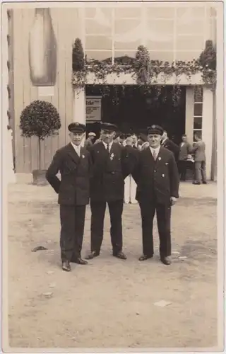 Ansichtskarte  Gruppe Herren in (ziviler) Uniform 1933 Privatfoto