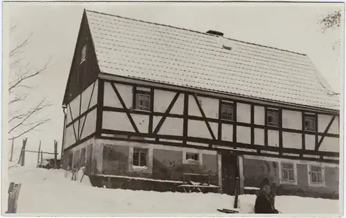 Ansichtskarte  Kind vor Haus im Schnee 1922 Privatfoto