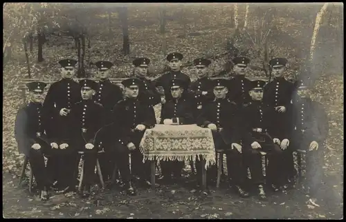 Äußere Neustadt-Dresden Sächsische Soldaten am Tisch im Wald Militaria 1910