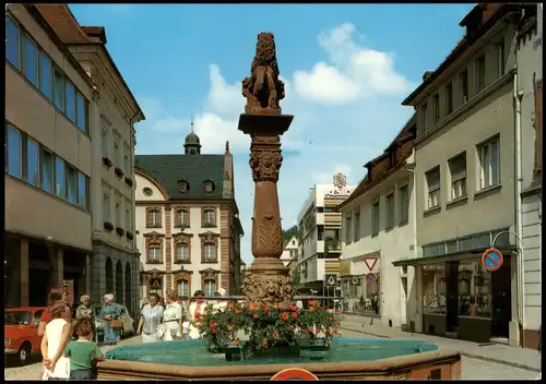 Ansichtskarte Offenburg Fischmarkt, Denkmal, Leute, Geschäfte 1970