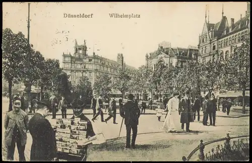 Ansichtskarte Düsseldorf Wilhelmplatz, belebt - Postkartenverkäufer 1924