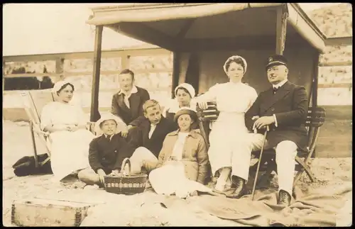 Foto Westerland-Sylt Strand, Familie im Strandzelt 1913 Privatfoto