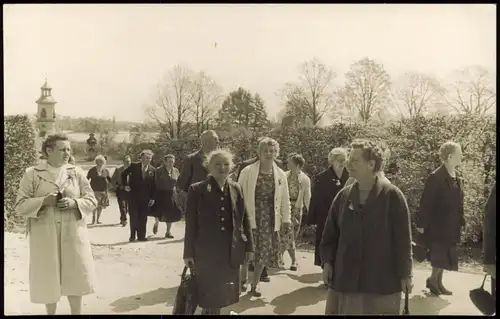 Ansichtskarte Moritzburg Kgl. Jagdschloss, Park Reisegruppe 1963